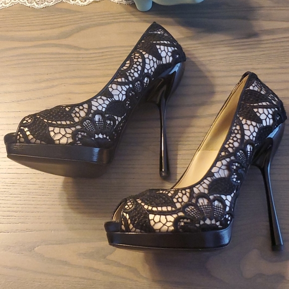 Vintage authentic Alexander McQueen peep toe pumps - Picture 5 of 14
